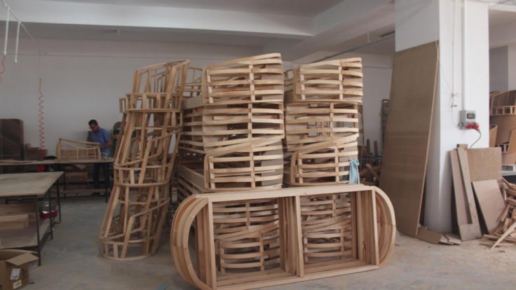 Le jeune ébéniste, qui a élargi son marché grâce au salon auquel il a participé, exporte dans 21 pays.